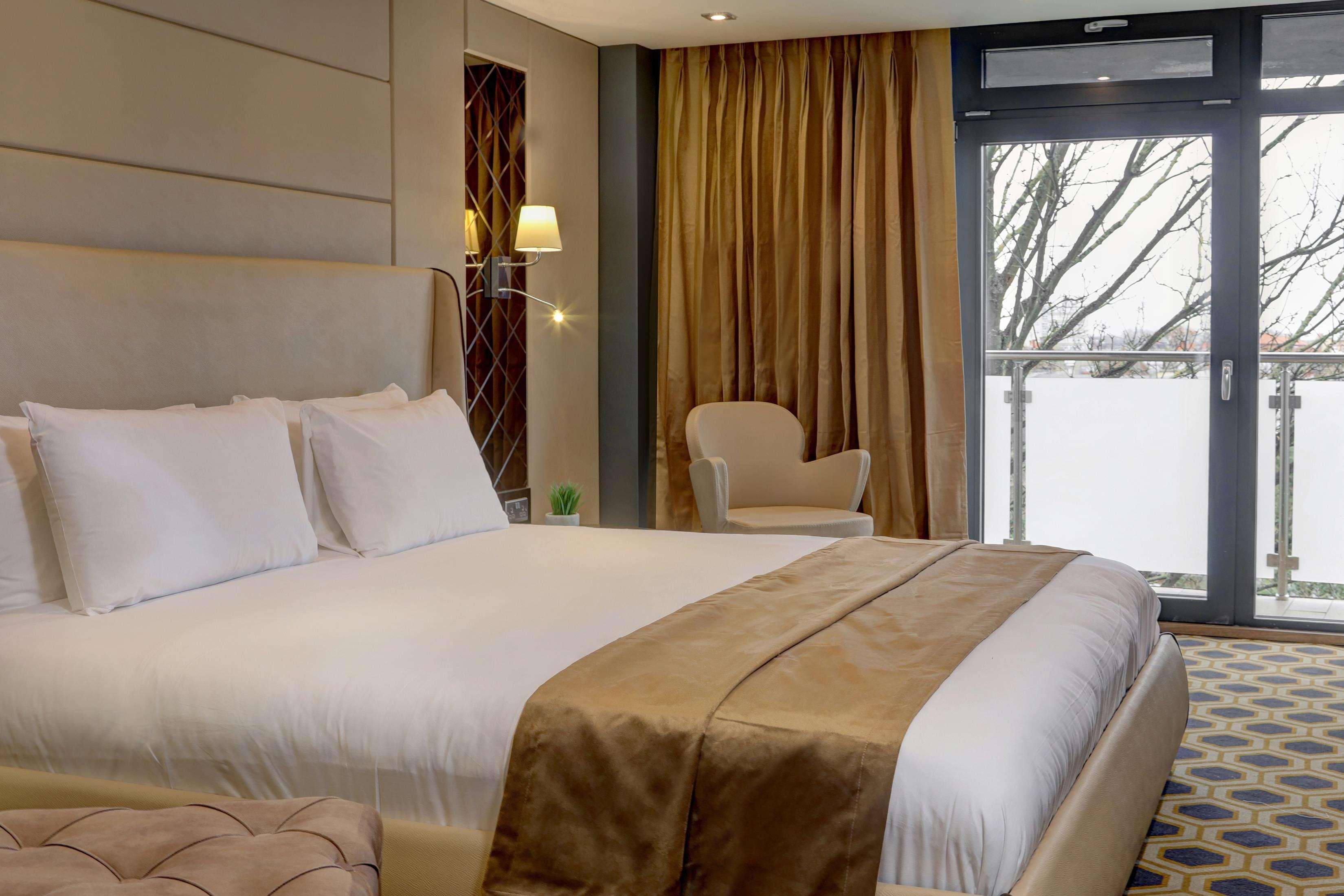 Putney Hotel; Bw Signature Collection Отель 4*