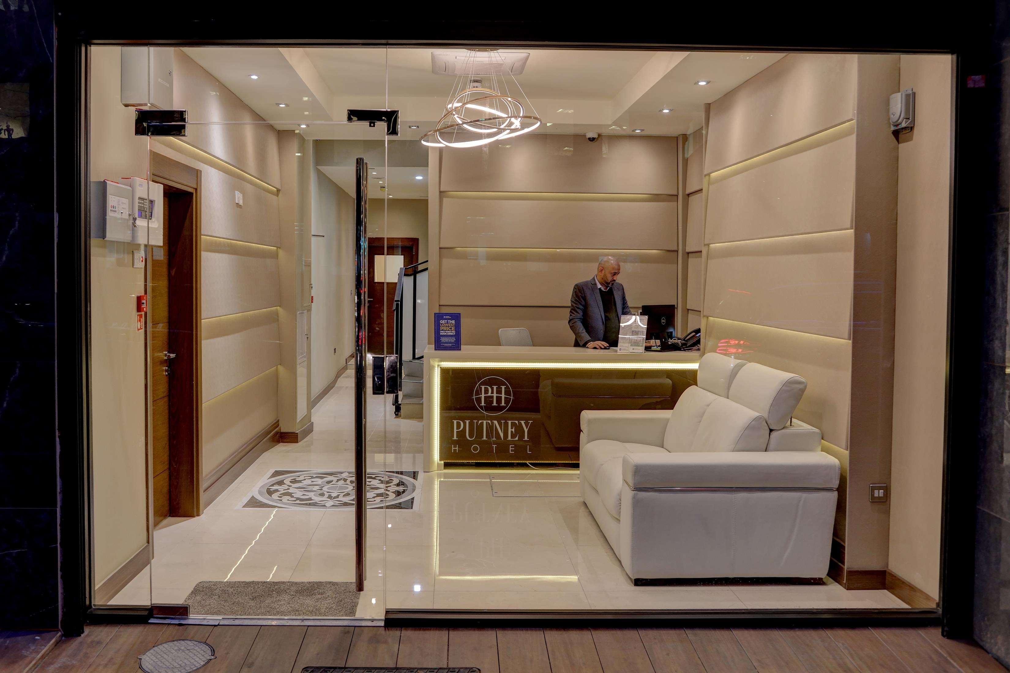 Putney Hotel; Bw Signature Collection Отель