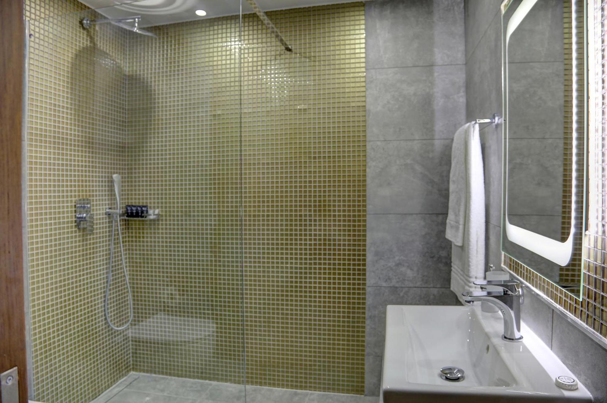 Отель Putney Hotel; Bw Signature Collection 4*