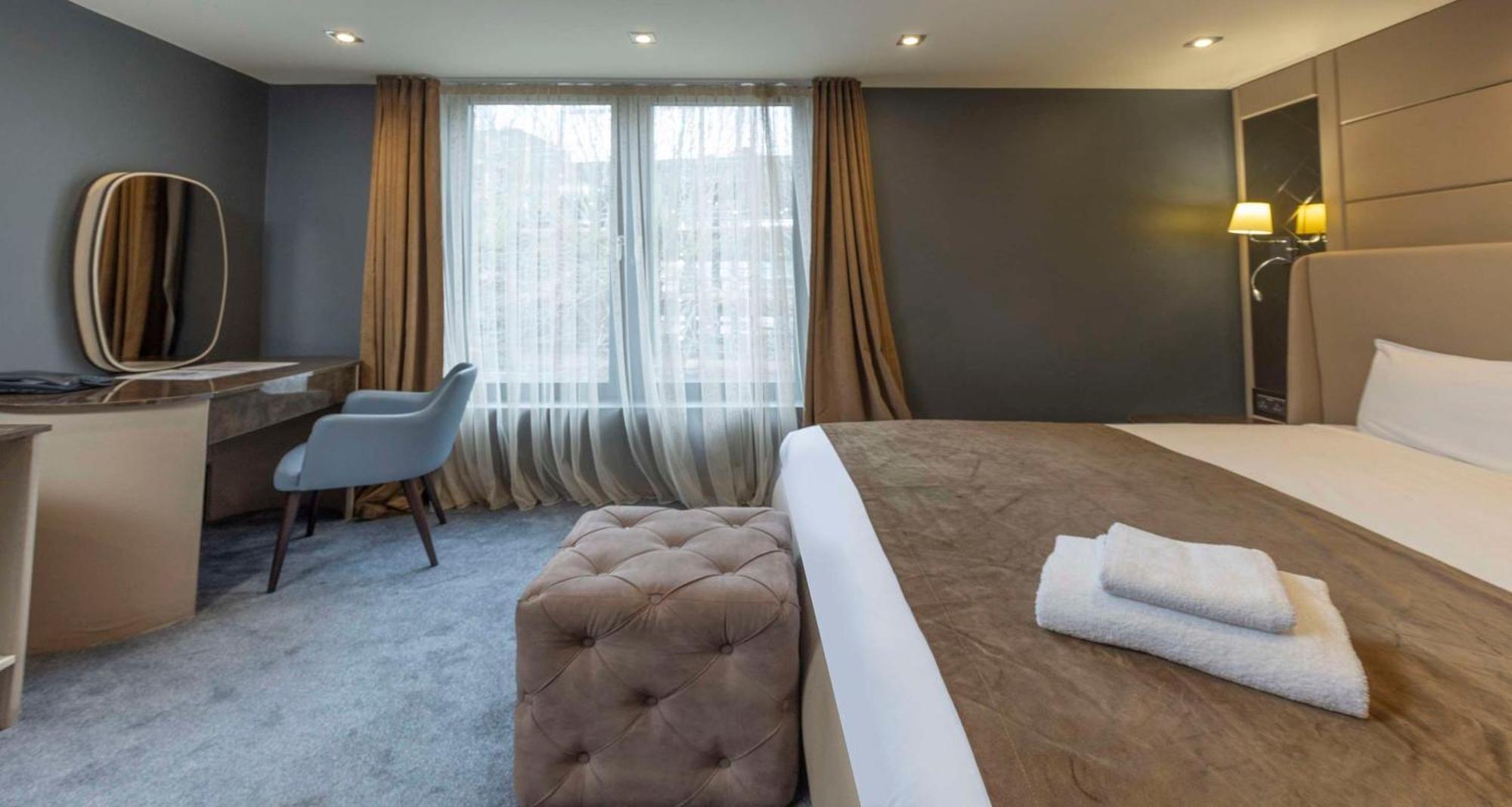 Отель Putney Hotel; Bw Signature Collection Лондон
